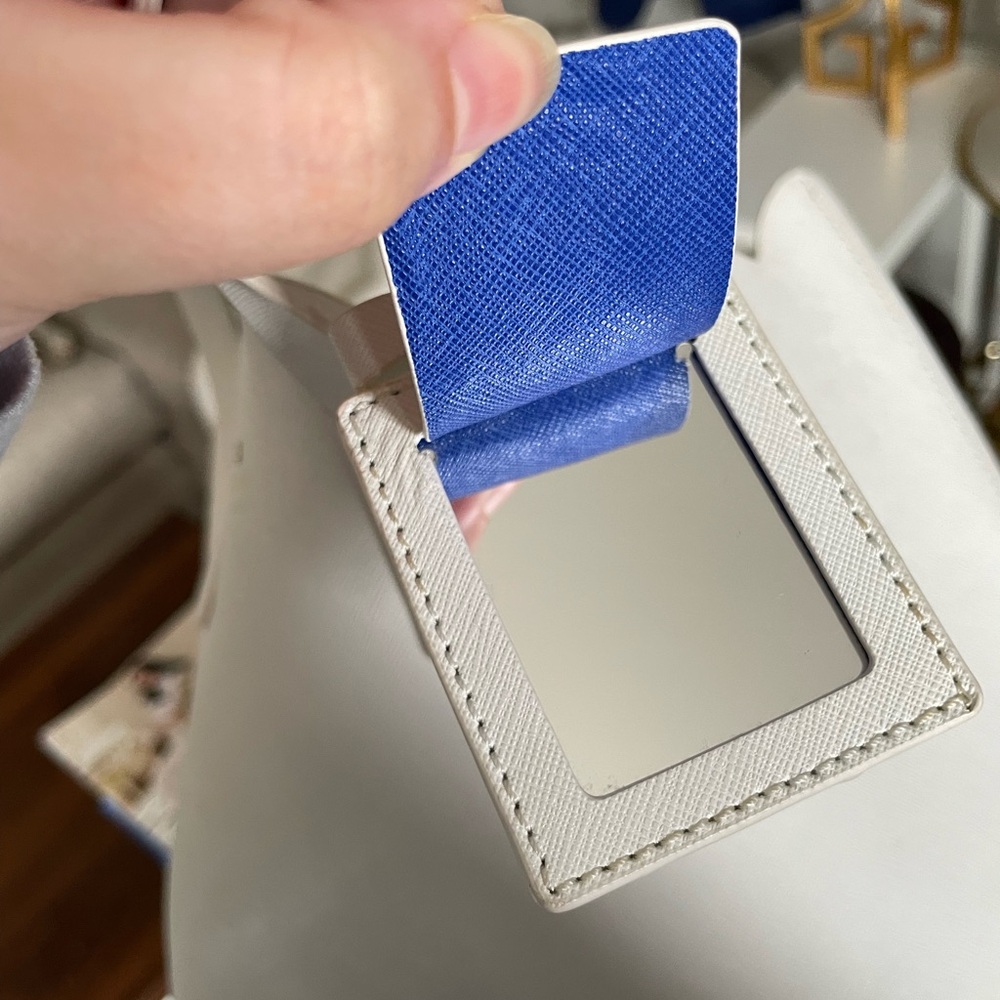 Kate Spade Lilly Avenue Carrigan Leather Large Tote in White/Blue - Picture 4 of 16